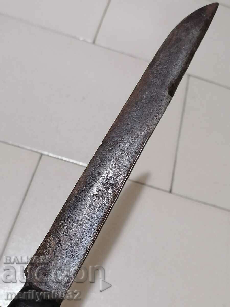 Delivery of Old forged knife with leather sheath Delivery of Old forged knife with leather sheath