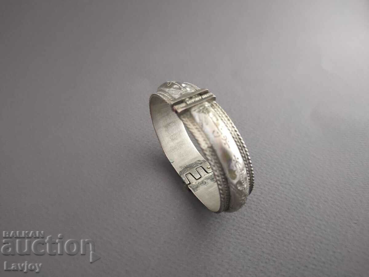 Auction  Renaissance Silver Bracelet &/&