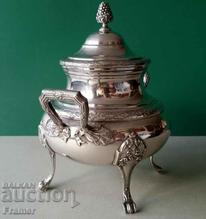 Сребърна Франция 1870-90те г. захарница с позлата стил Ампир с цена € 1150.00 | 2249.20 лв.