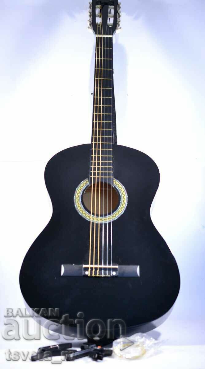 Акустична китара с шест струни и комплект аксесоари