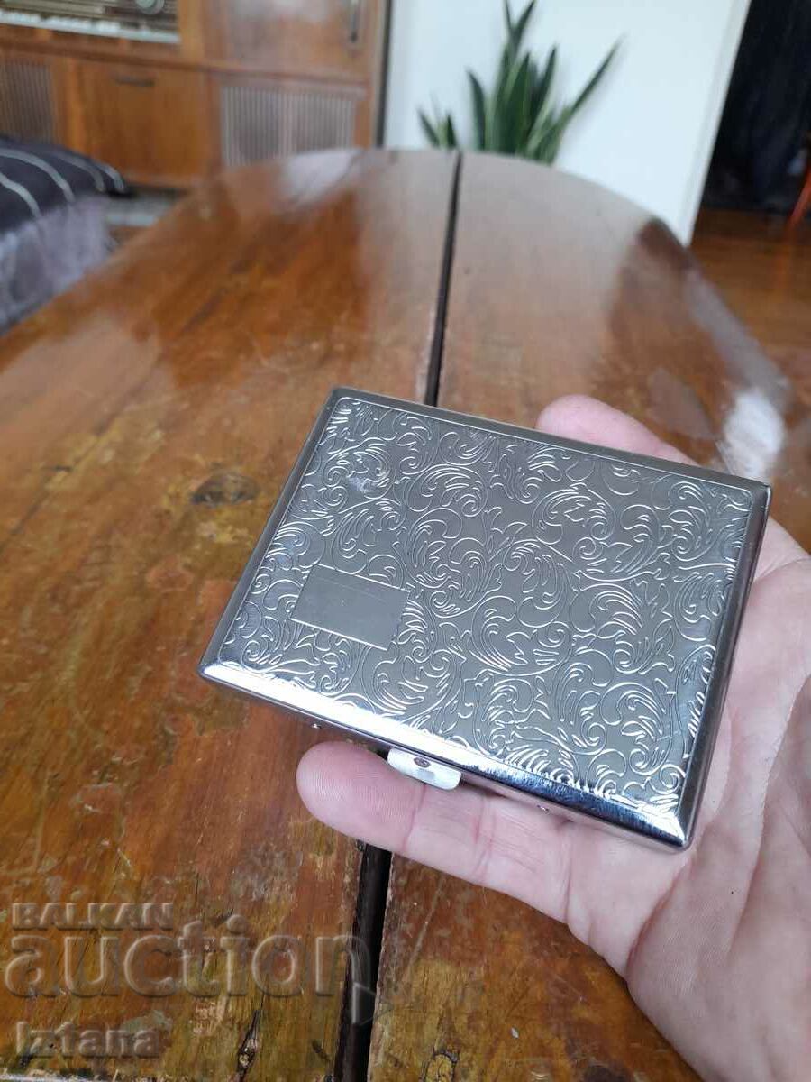 Παλιό ταμπακιέρα με τιμή 35.00 BGN | € 17.90 Παλιό ταμπακιέρα με τιμή 35.00 BGN | € 17.90