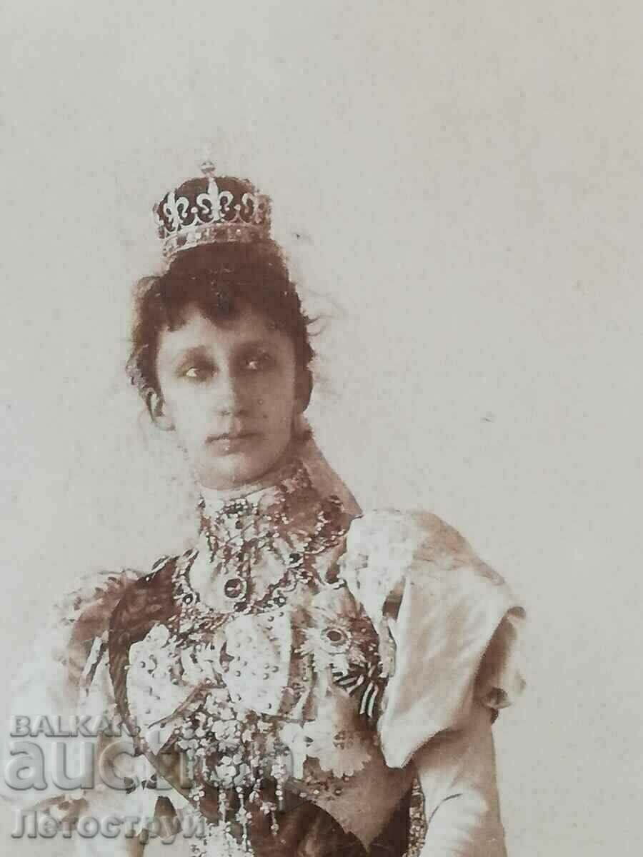 Din primele 2 fotografii, Țarul Ferdinand, vol. Maria Luisa și alții.