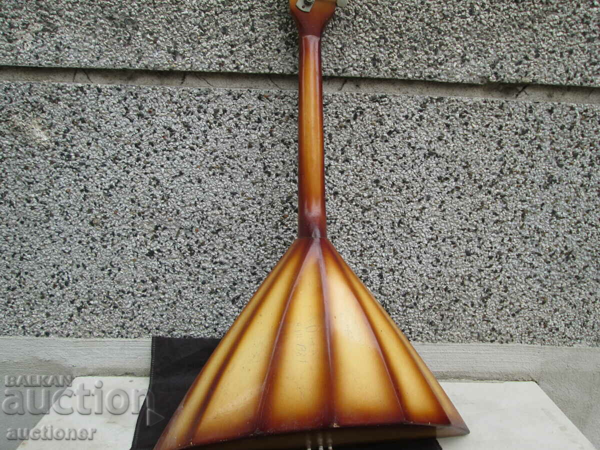 Auction OLD BALALAYKA-MOSCOW80 Auction OLD BALALAYKA-MOSCOW80