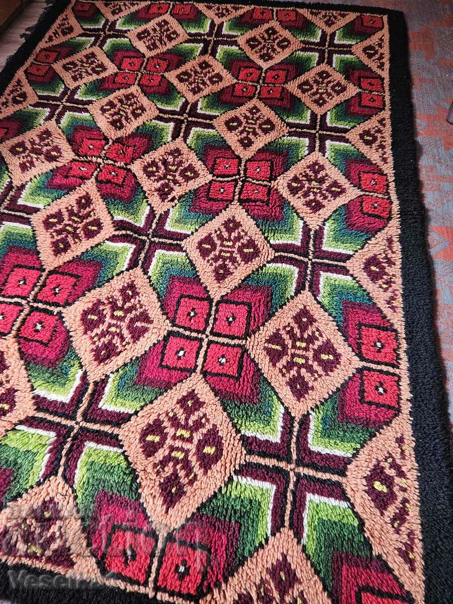 Kitenik carpet wool hand woven