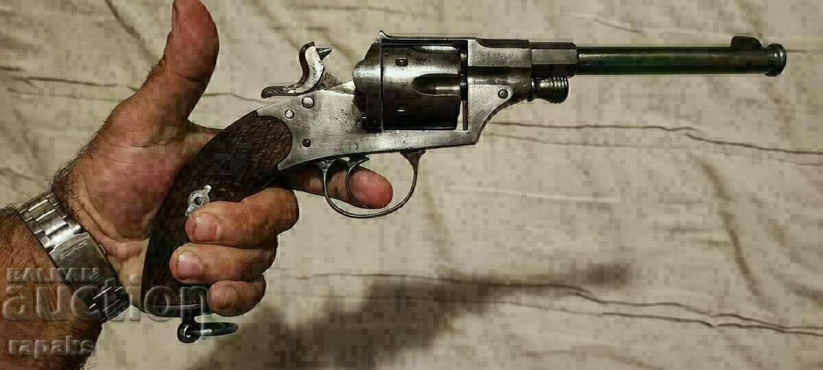 Auction Collector's long-barreled German revolver, Reichrevolver Auction Collector's long-barreled German revolver, Reichrevolver