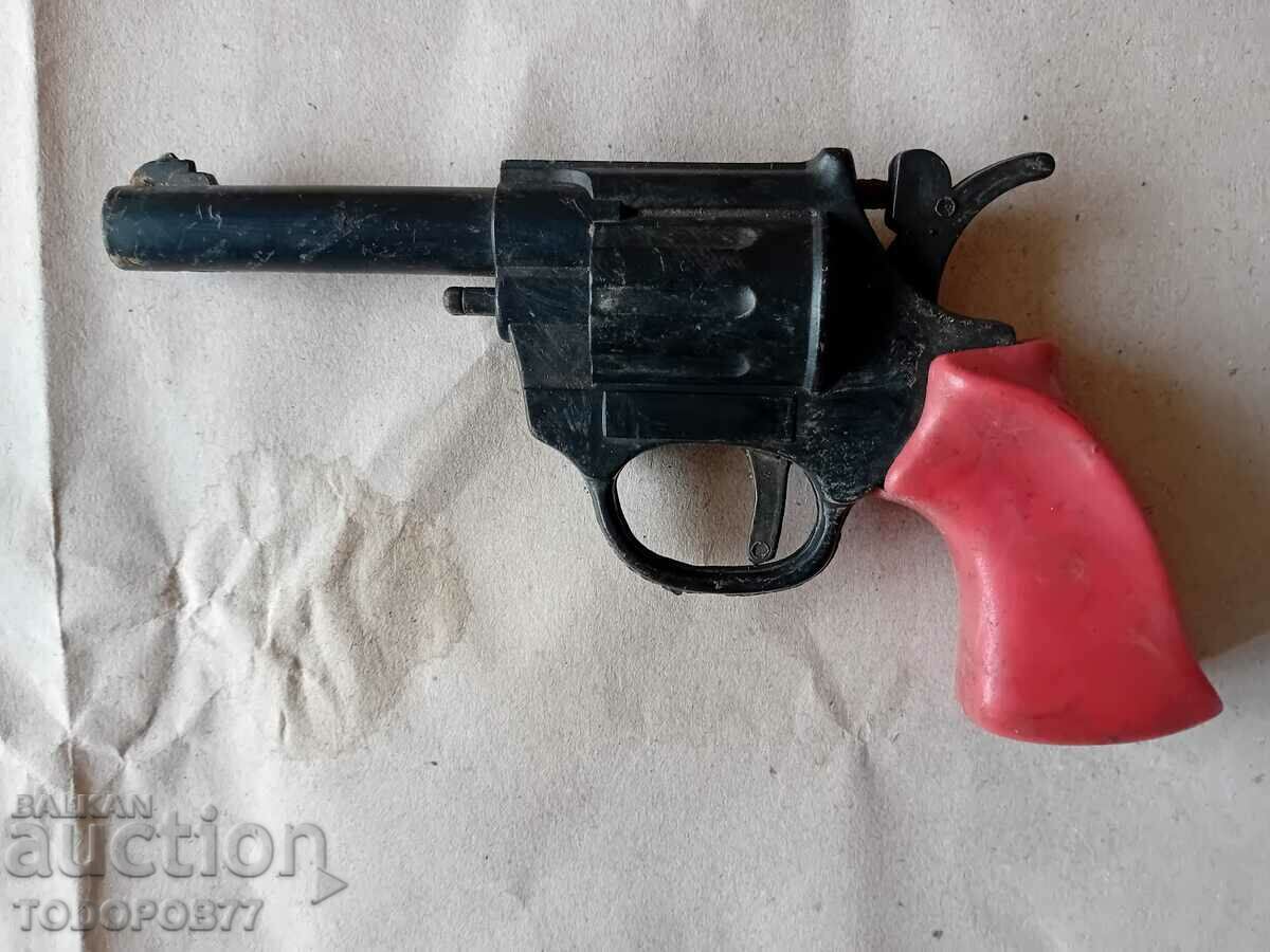 Un pistol vechi pentru copii