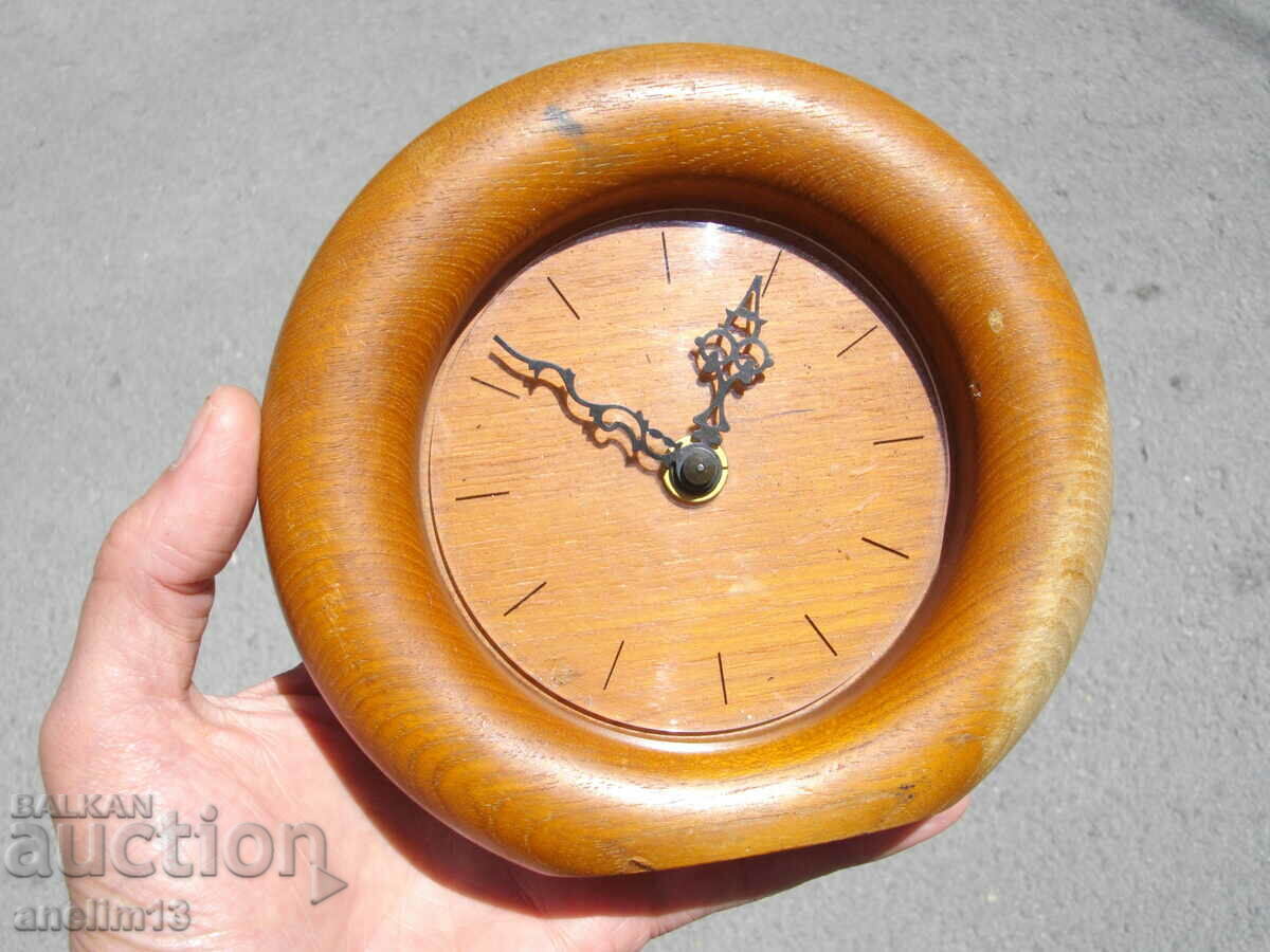 Licitație BIRUA VECHI SAU CEAS DE PERETE JUNGHANS