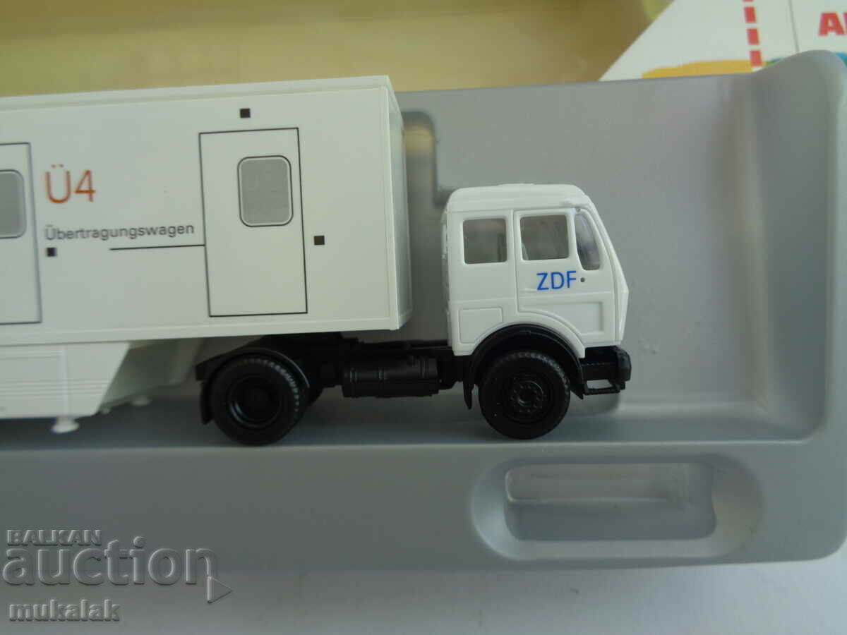 ALBEDO H0 1/87 MERCEDES ZDF TRUCK MODEL CARRUZ DE JUCARIE cu preț 25.00 BGN | € 12.78 ALBEDO H0 1/87 MERCEDES ZDF TRUCK MODEL CARRUZ DE JUCARIE cu preț 25.00 BGN | € 12.78
