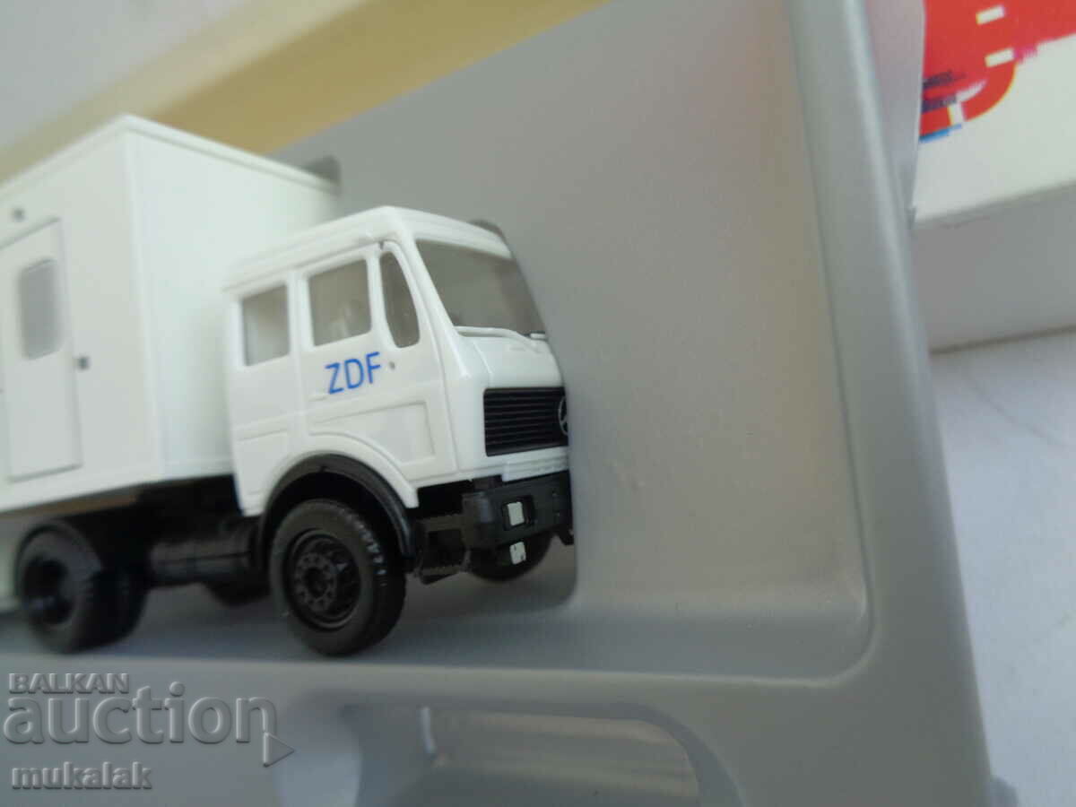 Licitație ALBEDO H0 1/87 MERCEDES ZDF TRUCK MODEL CARRUZ DE JUCARIE Licitație ALBEDO H0 1/87 MERCEDES ZDF TRUCK MODEL CARRUZ DE JUCARIE