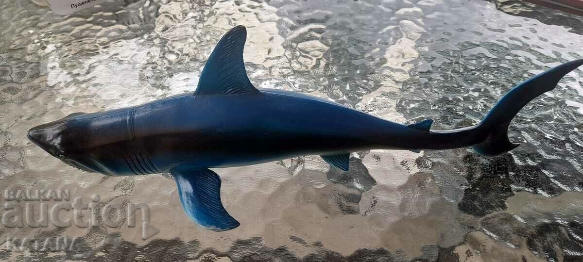 Jucărie cu fluier de rechin
