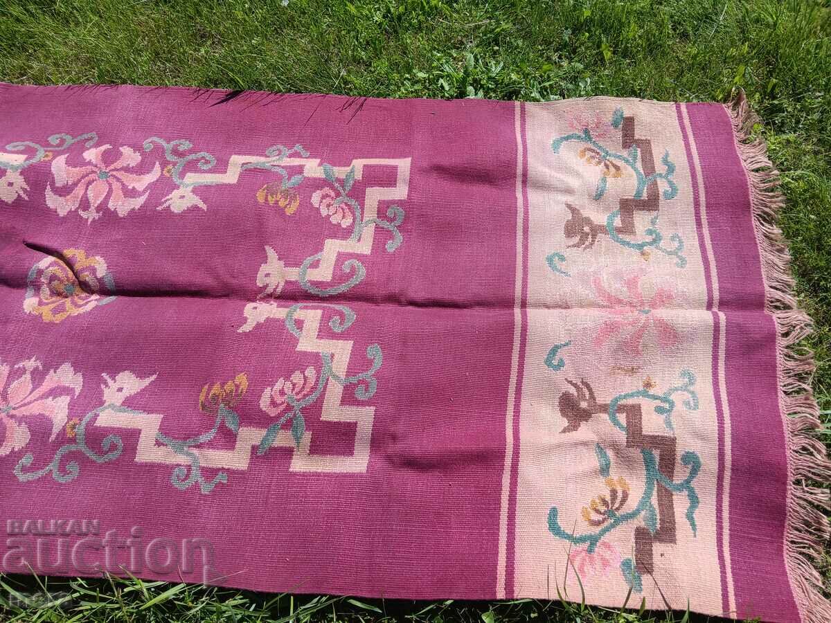 Παλιό χαλί με τιμή 80.00 BGN | € 40.90 Παλιό χαλί με τιμή 80.00 BGN | € 40.90