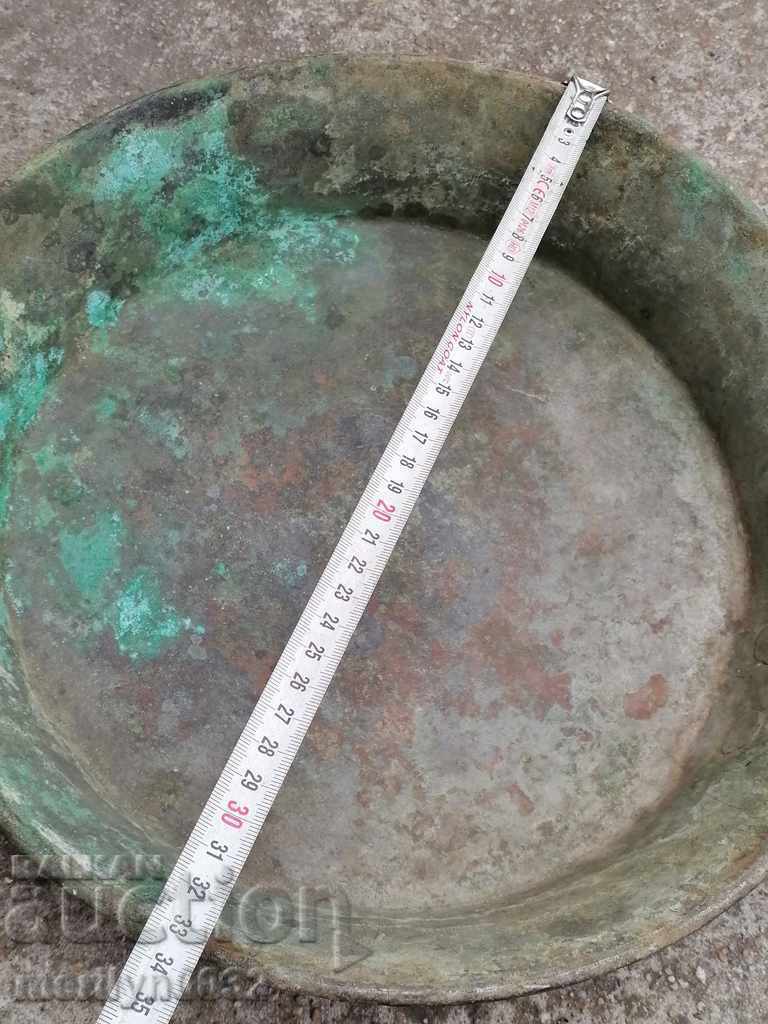 Delivery of Old copper pan, copper, tray, copper vessel Delivery of Old copper pan, copper, tray, copper vessel