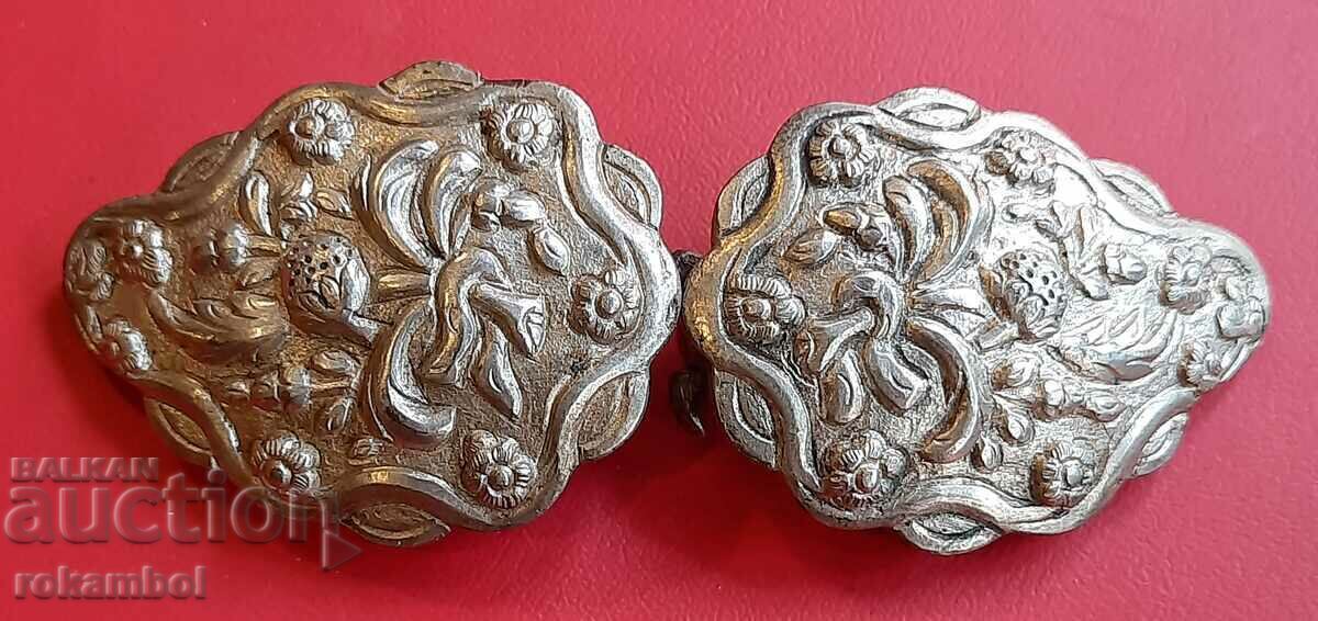 Delivery of Renaissance silver pafts. Delivery of Renaissance silver pafts.