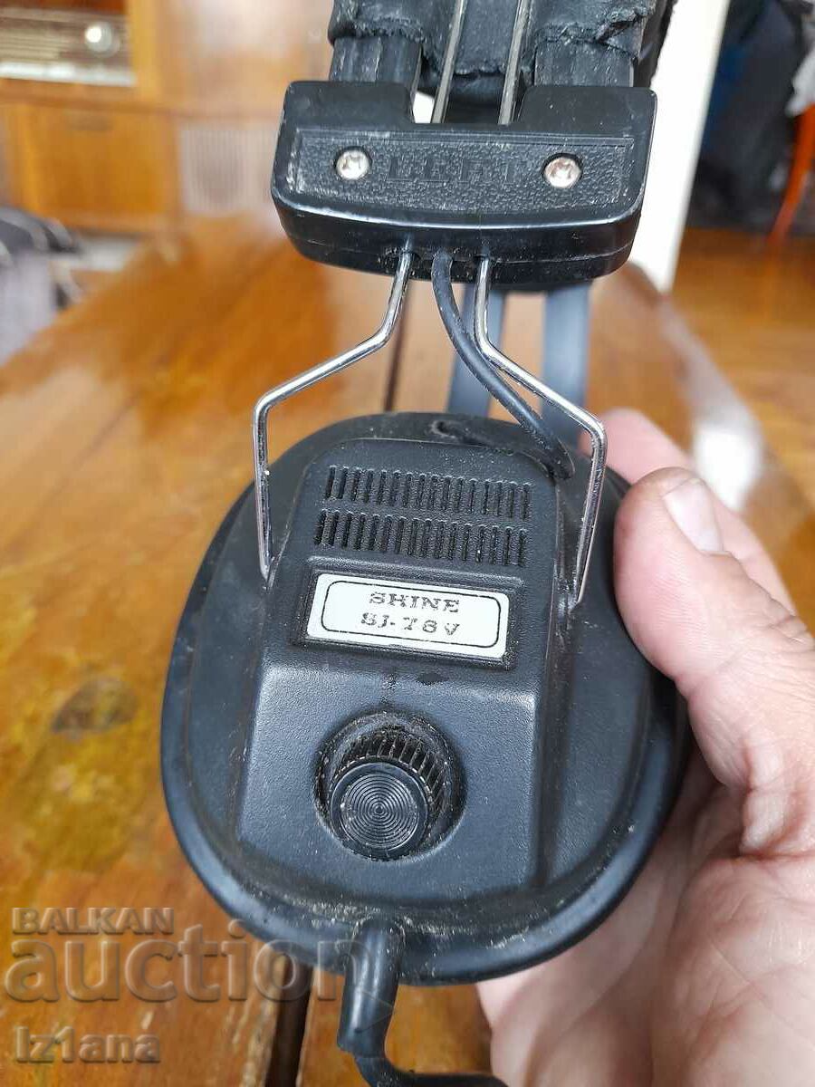 Delivery of Old Shine headphones