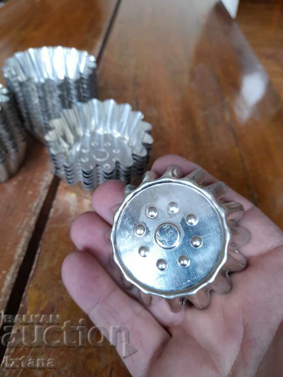 Auction Old forms for sweets, savarini, muffins Auction Old forms for sweets, savarini, muffins