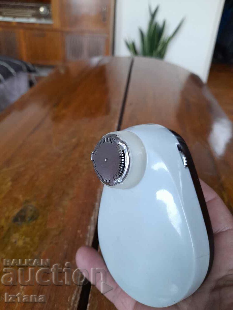 Delivery of Old mechanical razor Sputnik