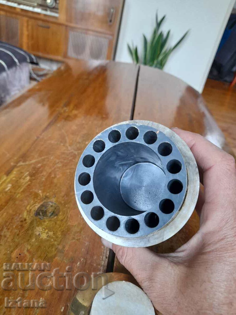 Аукцион Стар мраморен цигарник Аукцион Стар мраморен цигарник