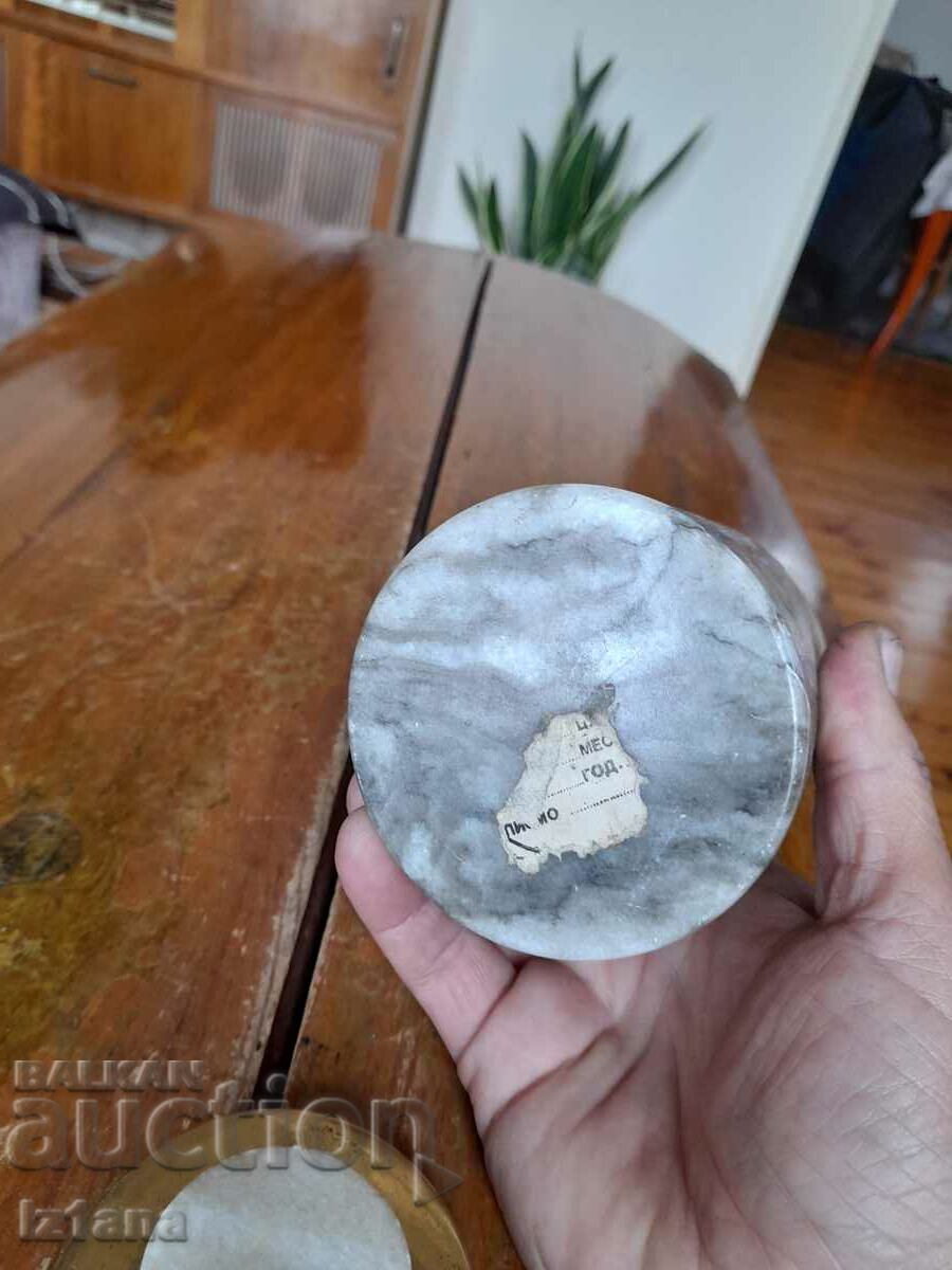 Доставка на Стар мраморен цигарник Доставка на Стар мраморен цигарник