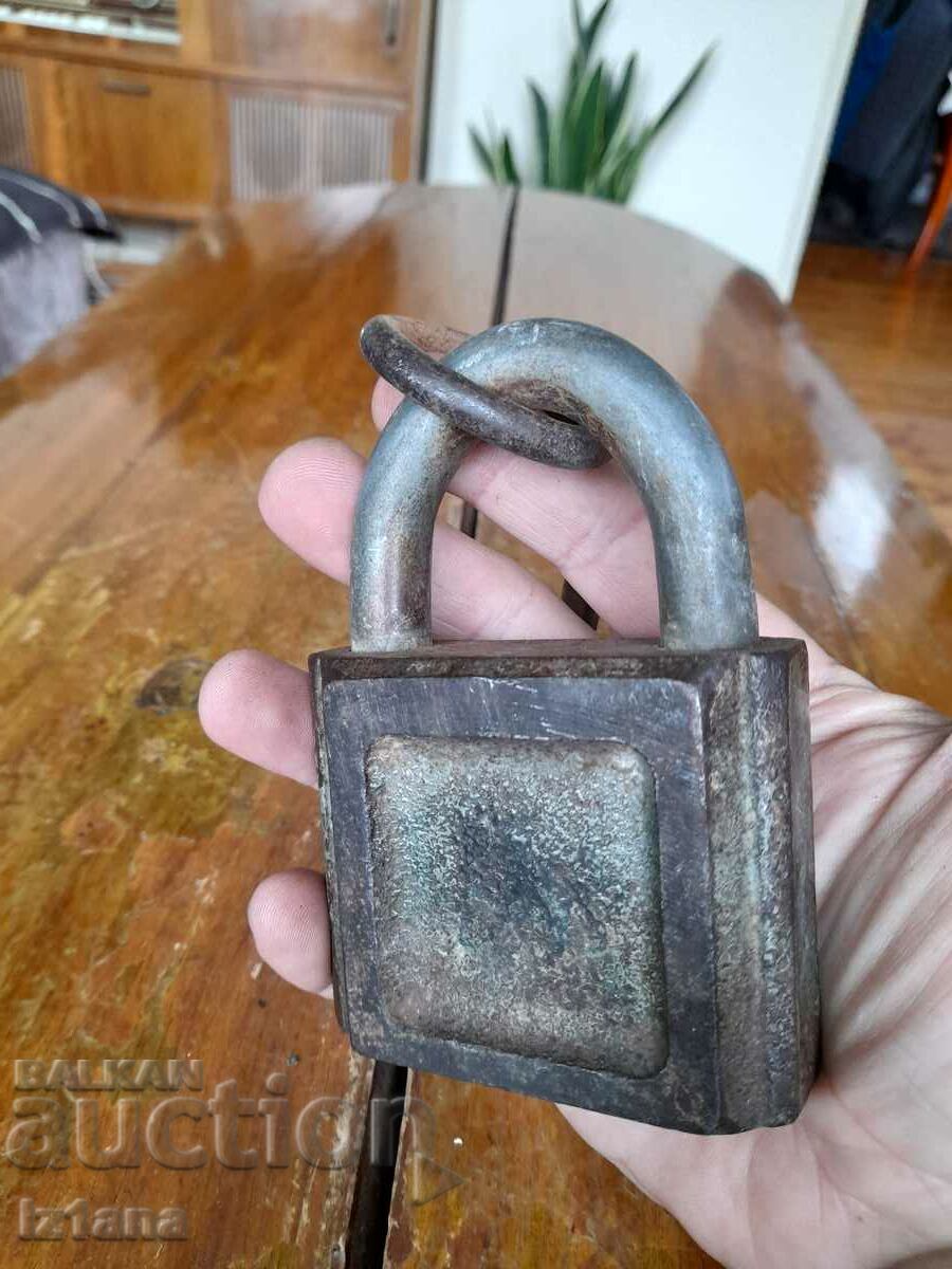 Livrarea Lacăt vechi