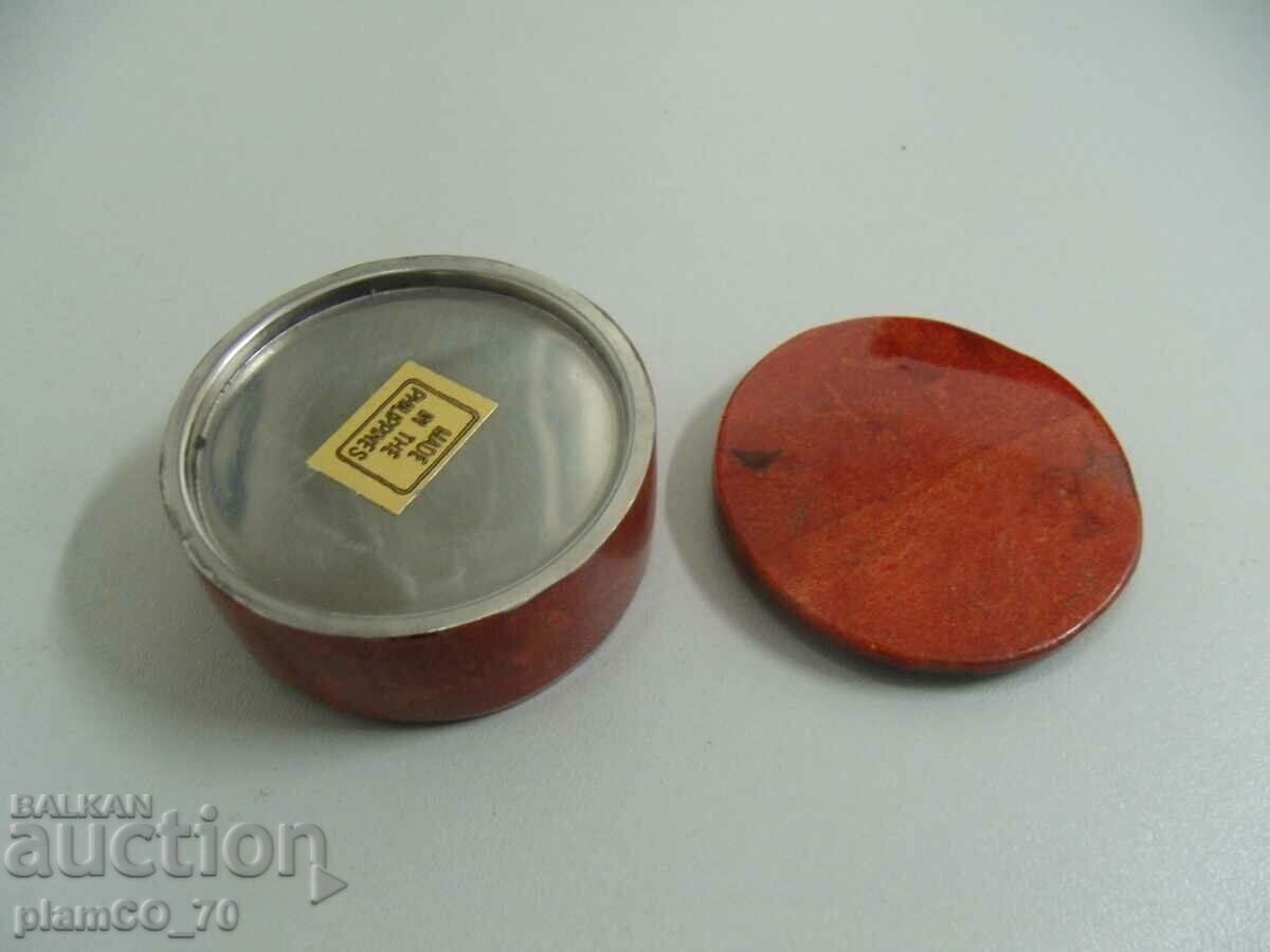 Licitație #*7554 veche cutie rotundă metalică mică Licitație #*7554 veche cutie rotundă metalică mică