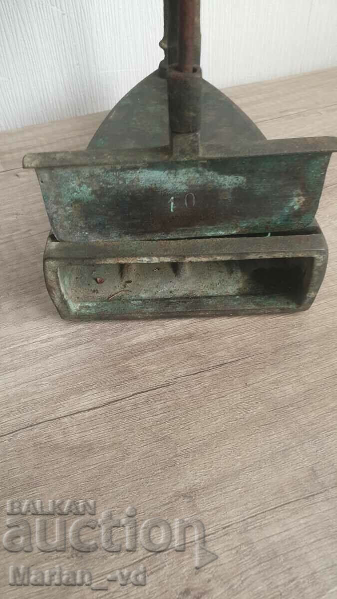 Delivery of ANTIQUE BRONZE IRON Delivery of ANTIQUE BRONZE IRON