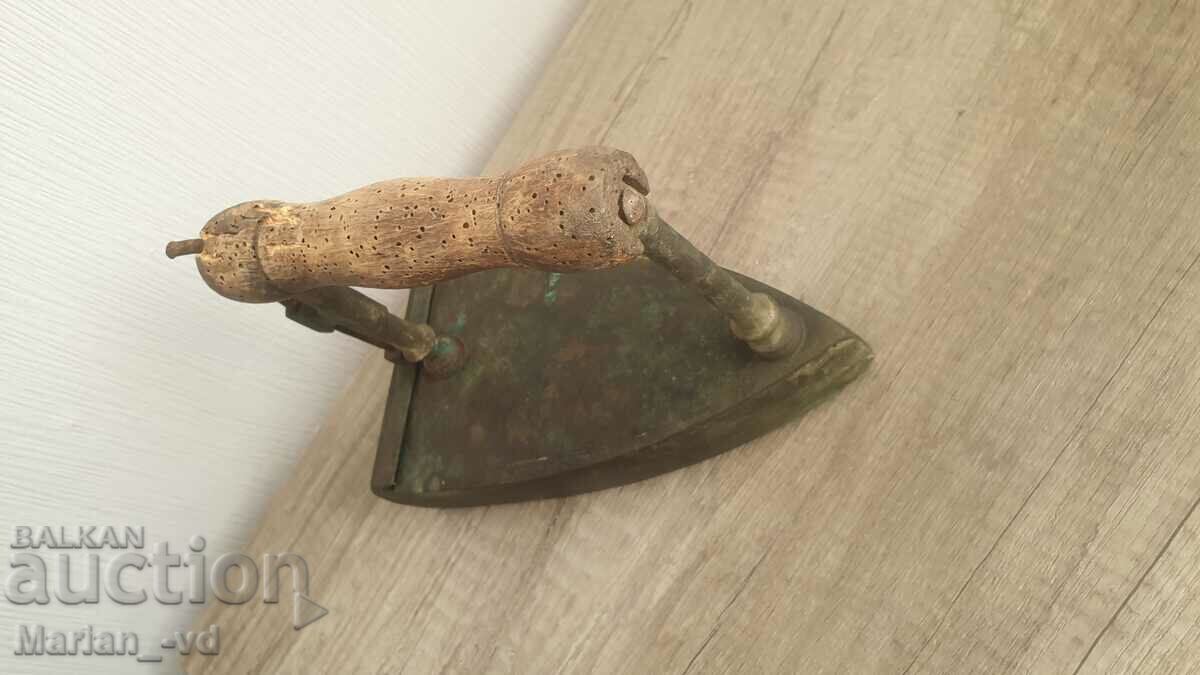 ANTIQUE BRONZE IRON - 5 ANTIQUE BRONZE IRON - 5