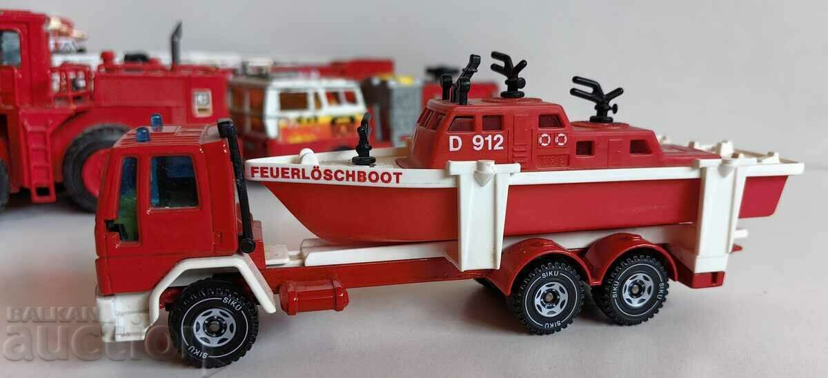 FORD TOWER BOAT LARGE FIRE TRUCK IRON UNUSED