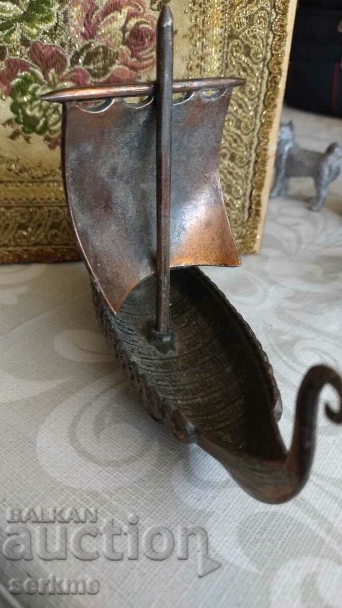 Аукцион Метална фигура Аукцион Метална фигура