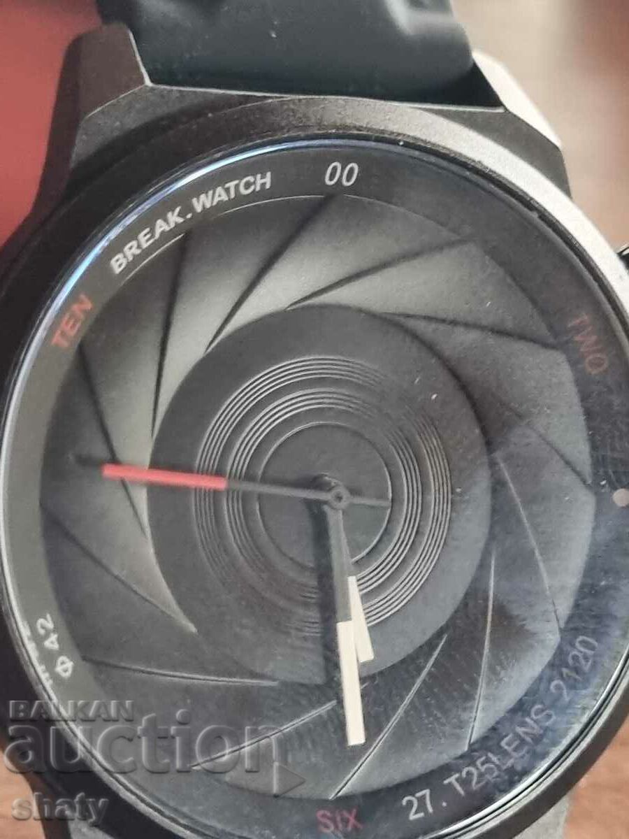 Оригинален часовник. с цена 30.00 лв. | € 15.34 Оригинален часовник. с цена 30.00 лв. | € 15.34