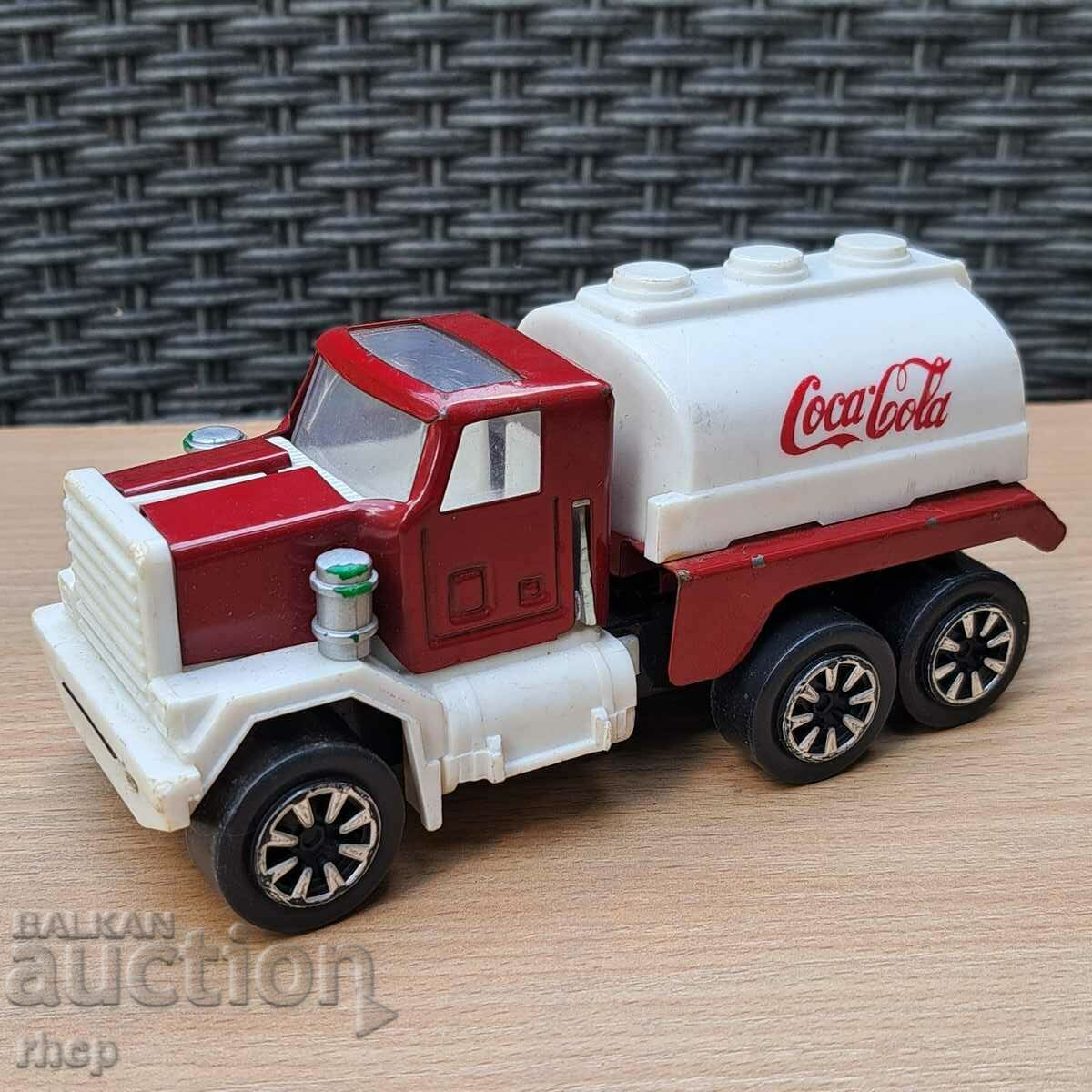 Camion bulgar vechi model de jucărie Coca-Cola