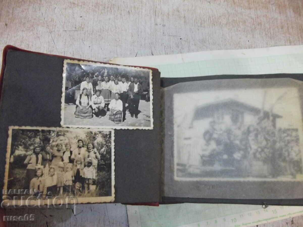 Ένα παλιό άλμπουμ από τα social media με φωτογραφίες με τιμή 10.00 BGN | € 5.11 Ένα παλιό άλμπουμ από τα social media με φωτογραφίες με τιμή 10.00 BGN | € 5.11