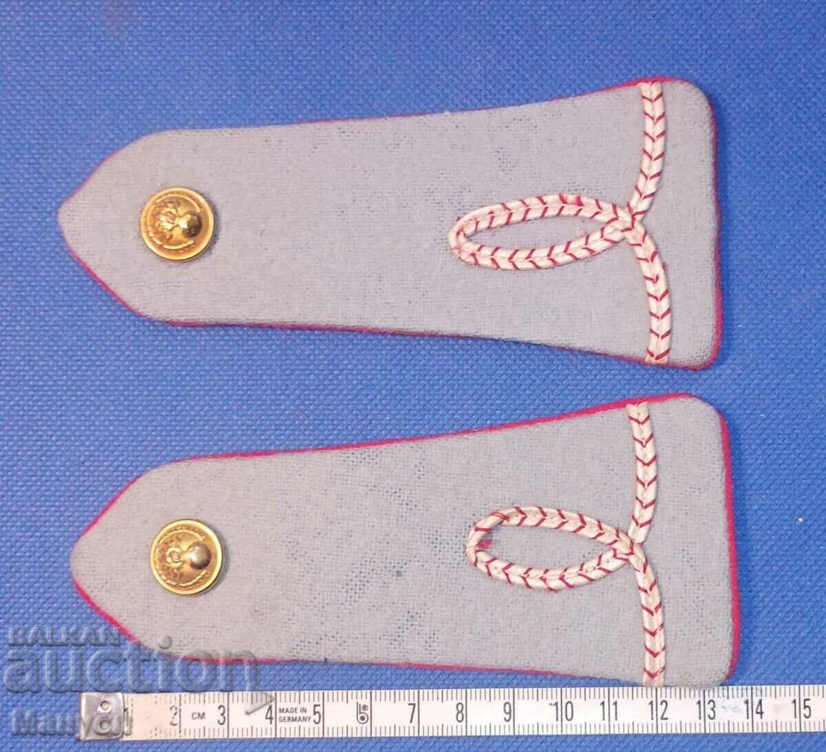 Auction Pagoni, military doctor, Air Force lieutenant. Auction Pagoni, military doctor, Air Force lieutenant.