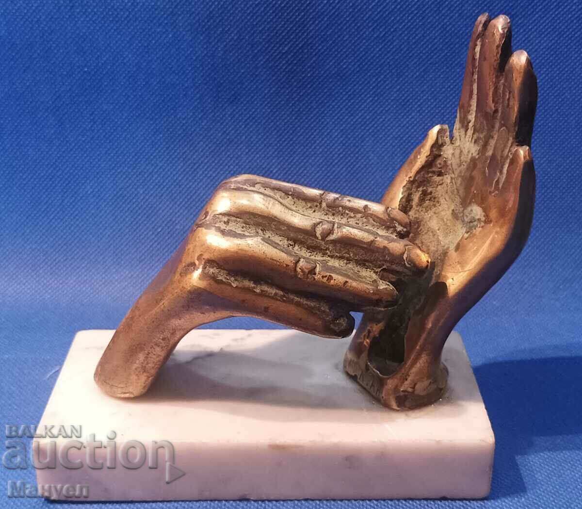 Красива пластика " Ръце ". с цена 340.00 лв. | € 173.84 Красива пластика " Ръце ". с цена 340.00 лв. | € 173.84