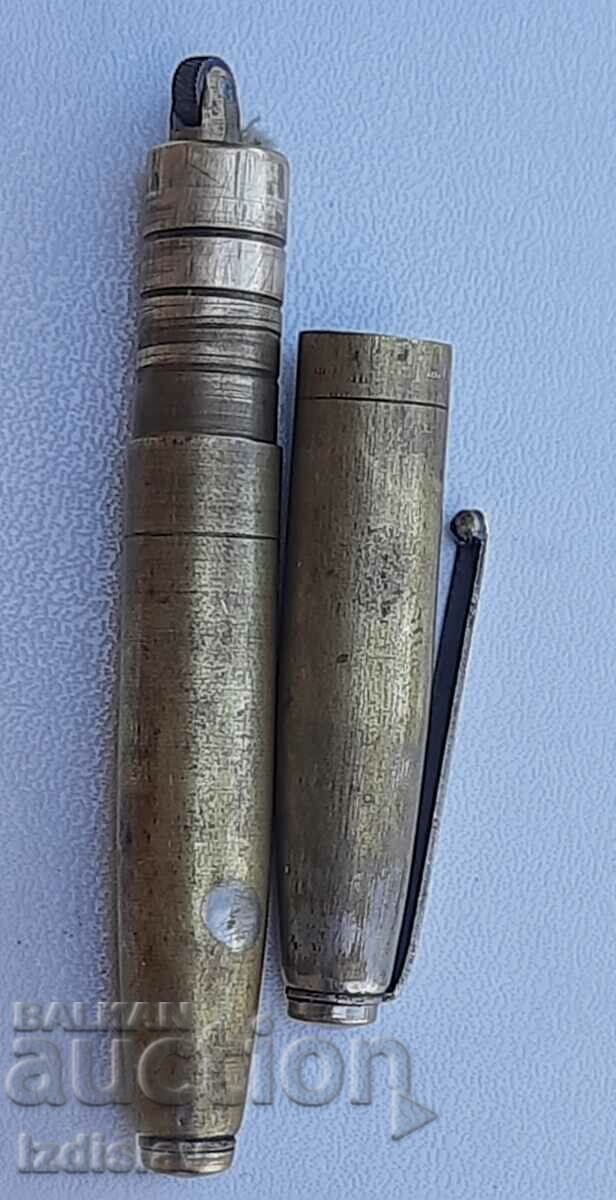 Militară, artă de tranșee, brichetă. Militară, artă de tranșee, brichetă.