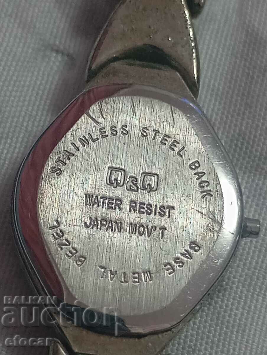 Q Q Ceas de damă cu preț € 0.77 | 1.51 BGN Q Q Ceas de damă cu preț € 0.77 | 1.51 BGN