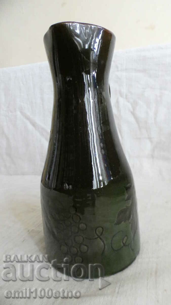 Livrarea Cană de vin din ceramică realizată manual Livrarea Cană de vin din ceramică realizată manual