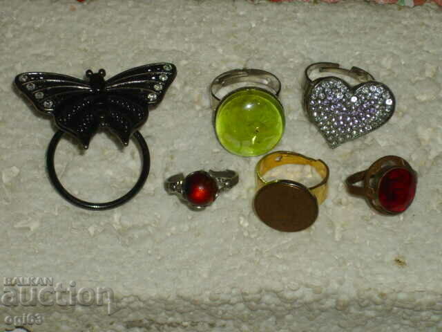 Lot of jewelry 6 Rings