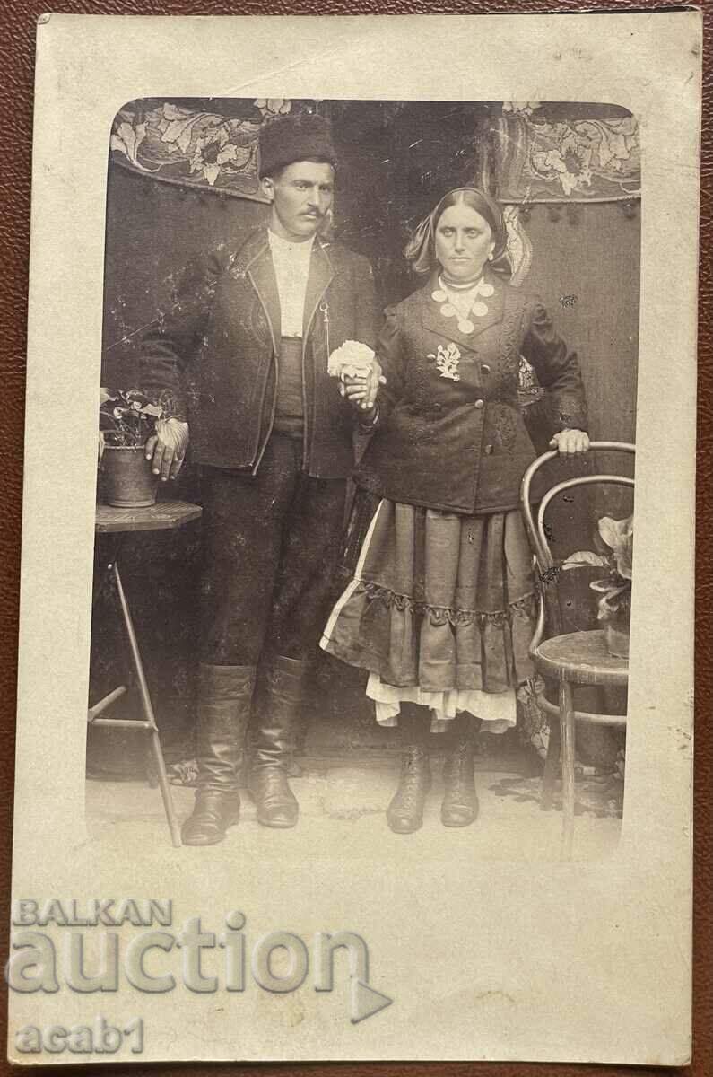 Auction Fiancé Photo Studio Auction Fiancé Photo Studio