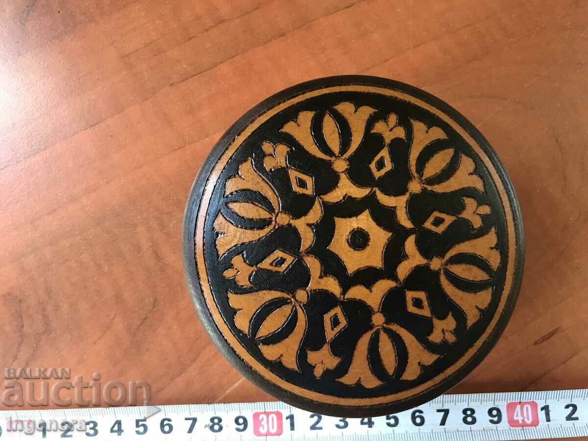 BOX WOOD PYROGRAPH DRAWING ANTIQUE FROM SOCA MOSTRA with price 35.00 BGN | € 17.90 BOX WOOD PYROGRAPH DRAWING ANTIQUE FROM SOCA MOSTRA with price 35.00 BGN | € 17.90