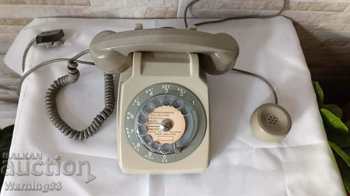 Стар телефон със шайба и две слушалки - CTD PARIS S63 -1970г