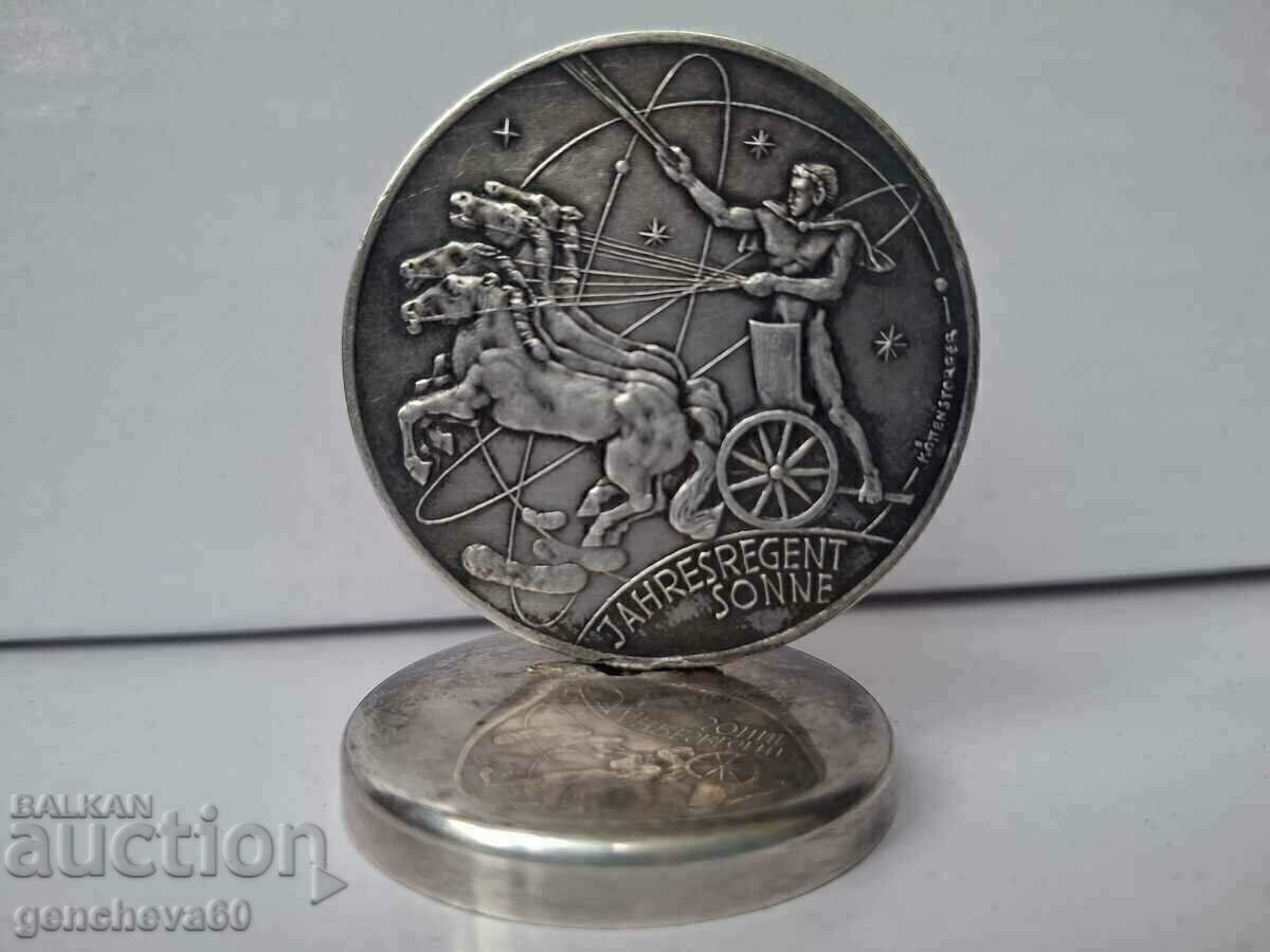 Moneda de argint originală Regent anual, calendar - 6