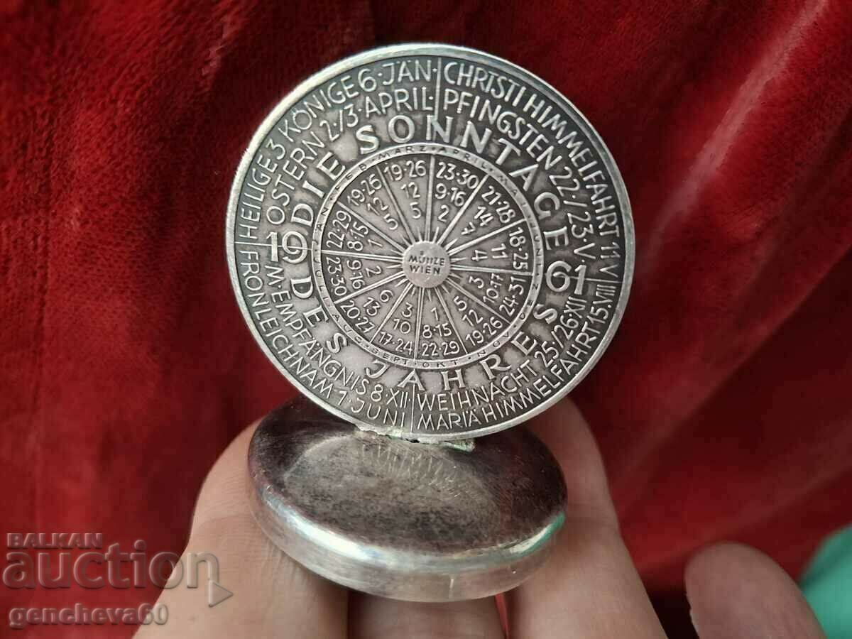 Moneda de argint originală Regent anual, calendar