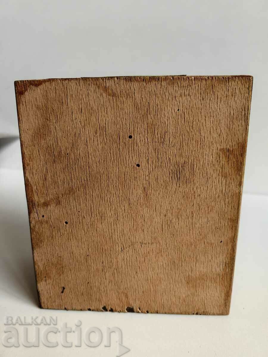 Delivery of 1930s KINGDOM OF BULGARIA UNUSED BOX PLATE ALARM CLOCK Delivery of 1930s KINGDOM OF BULGARIA UNUSED BOX PLATE ALARM CLOCK