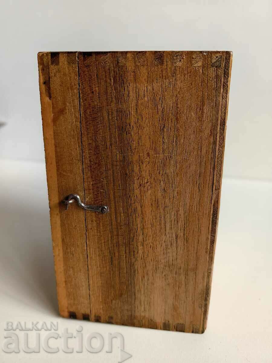 1930s KINGDOM OF BULGARIA UNUSED BOX PLATE ALARM CLOCK - 5 1930s KINGDOM OF BULGARIA UNUSED BOX PLATE ALARM CLOCK - 5