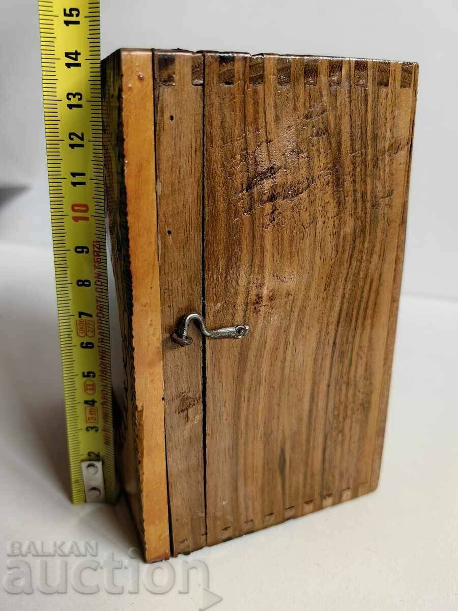 Delivery of 1930s KINGDOM OF BULGARIA UNUSED BOX PLATE ALARM CLOCK