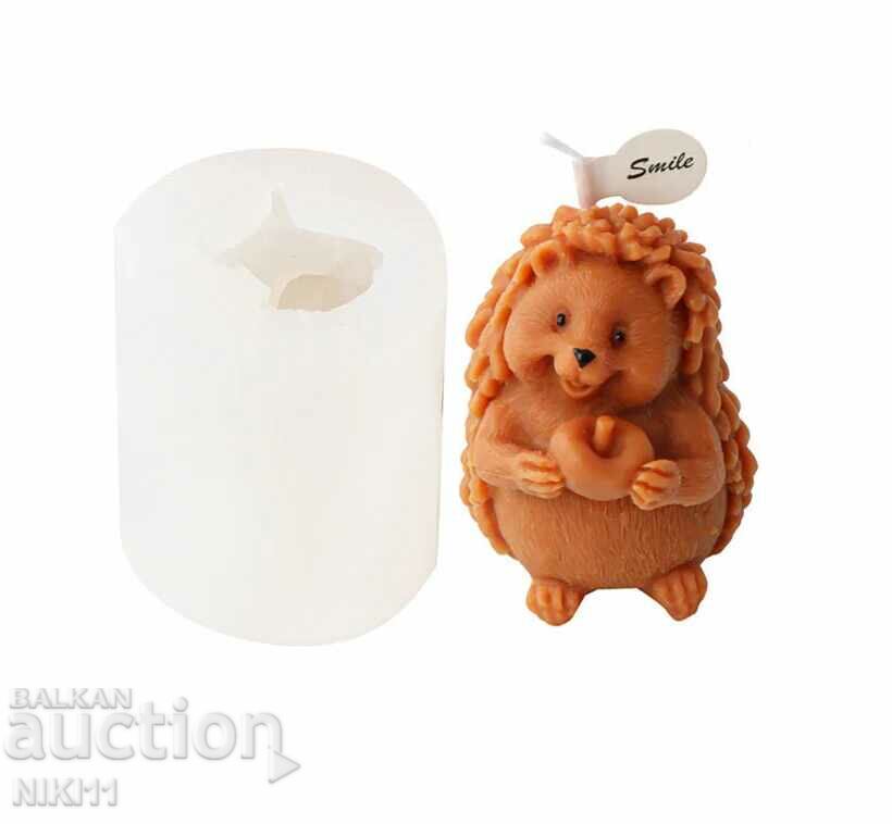 Formă din silicon Arici îmbrățișând un burete pentru lumânări, săpunuri cu preț 20.00 BGN | € 10.23