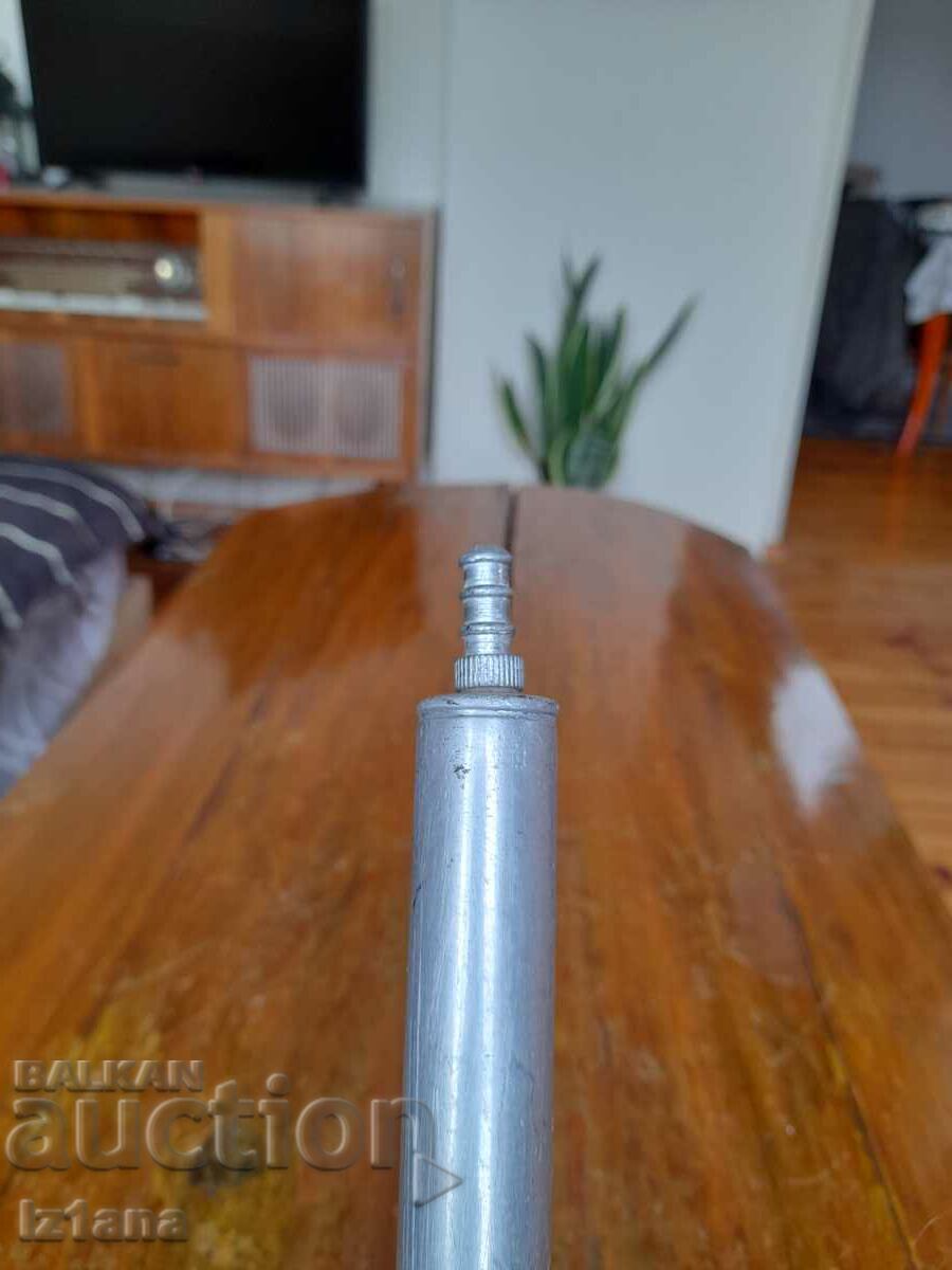Delivery of Old bicycle pump