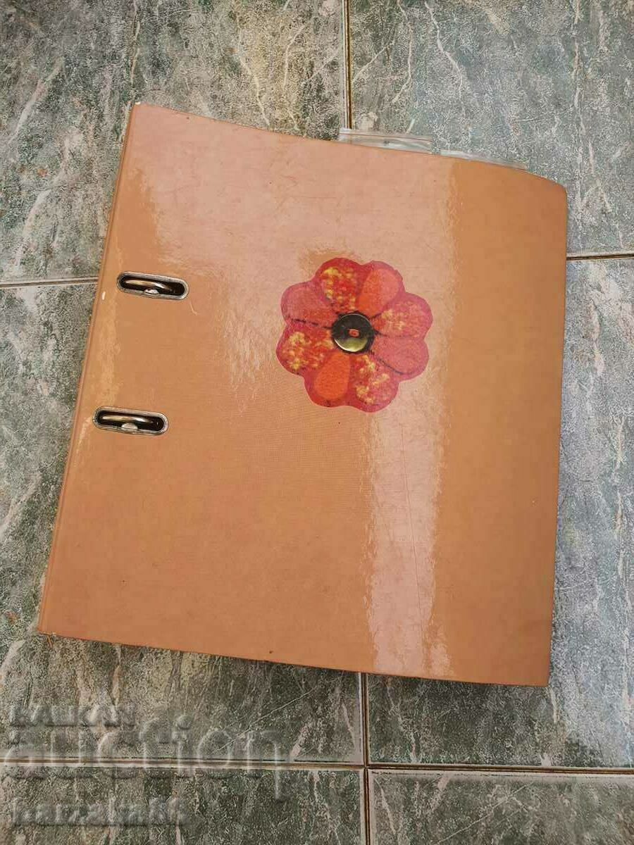 Old album Folder with about 100 types of herbs with price 20.00 BGN | € 10.23 Old album Folder with about 100 types of herbs with price 20.00 BGN | € 10.23