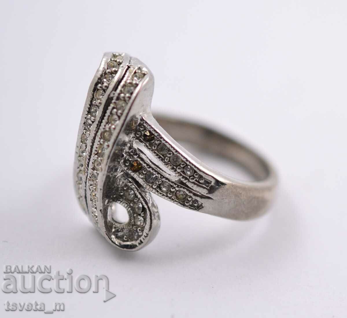 Licitație Inel cu zirconi albi Licitație Inel cu zirconi albi