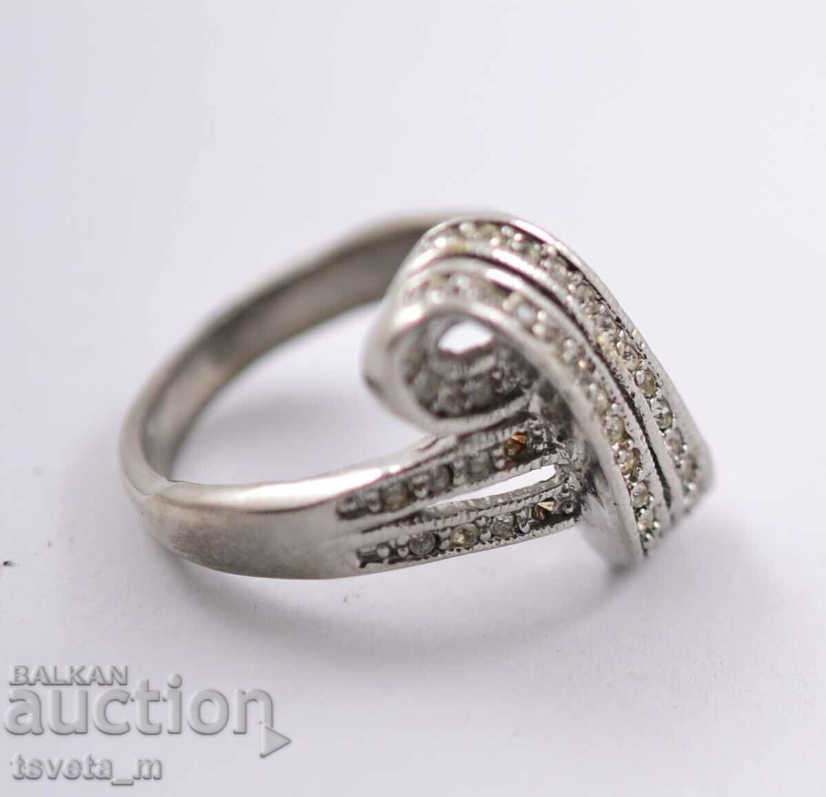 Livrarea Inel cu zirconi albi Livrarea Inel cu zirconi albi